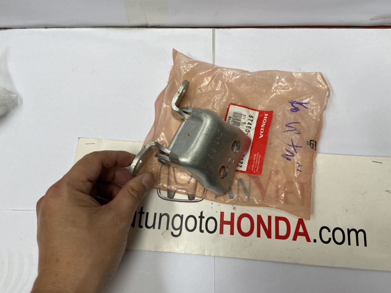 Bản lề cửa xe Honda CRV